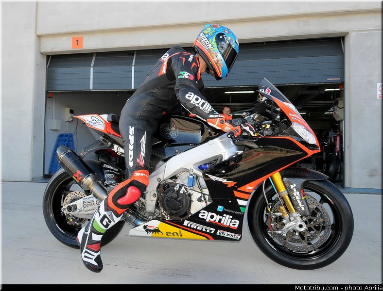melandri_18_wsbk_2014_team_aprilia