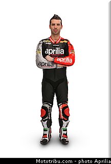 guintoli_03_wsbk_2014_team_aprilia.jpg