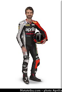 guintoli_04_wsbk_2014_team_aprilia.jpg