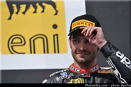 guintoli_12_wsbk_2014_team_aprilia.jpg