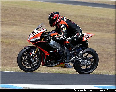 guintoli_14_wsbk_2014_team_aprilia.jpg