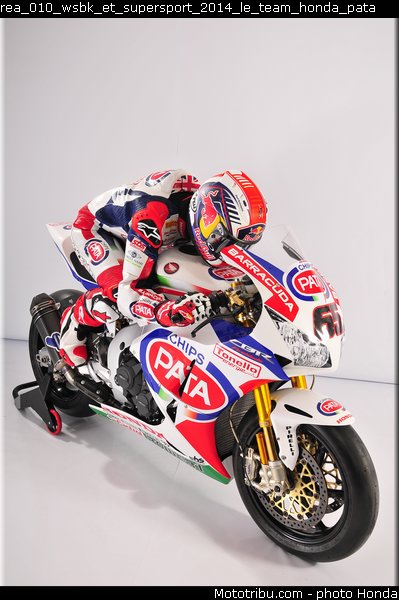 rea_010_wsbk_et_supersport_2014_le_team_honda_pata
