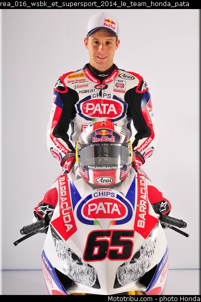 rea_016_wsbk_et_supersport_2014_le_team_honda_pata