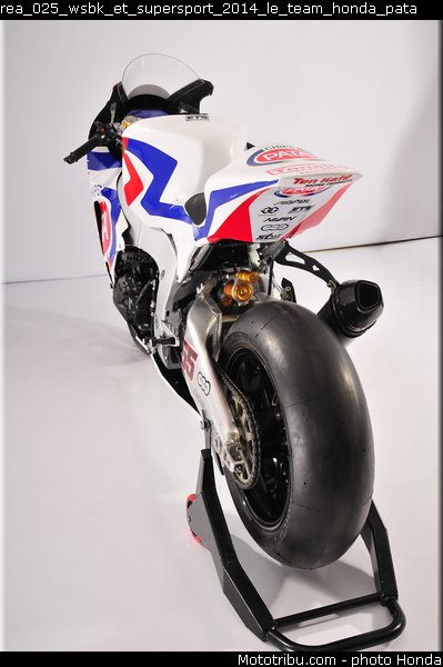 rea_025_wsbk_et_supersport_2014_le_team_honda_pata