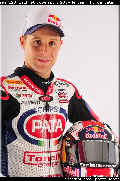 rea_028_wsbk_et_supersport_2014_le_team_honda_pata