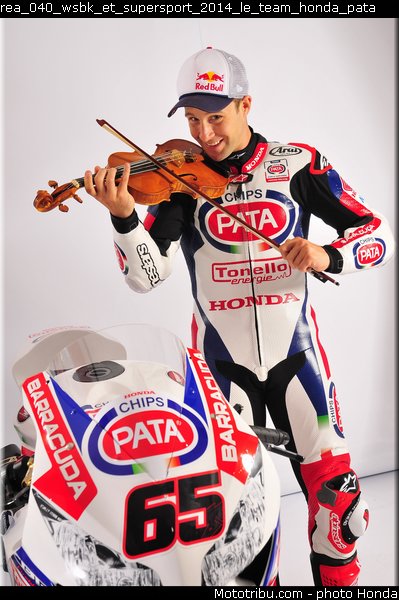 rea_040_wsbk_et_supersport_2014_le_team_honda_pata