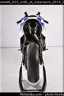 zanetti_023_wsbk_et_supersport_2014_le_team_honda_pata.jpg