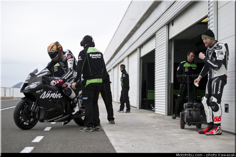 baz_01_wsbk_2014_team_kawasaki