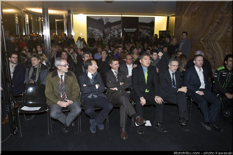 team_launch_06_wsbk_2014_team_kawasaki