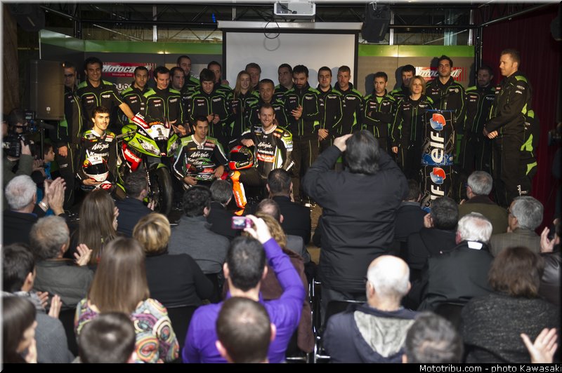 team_launch_07_wsbk_2014_team_kawasaki