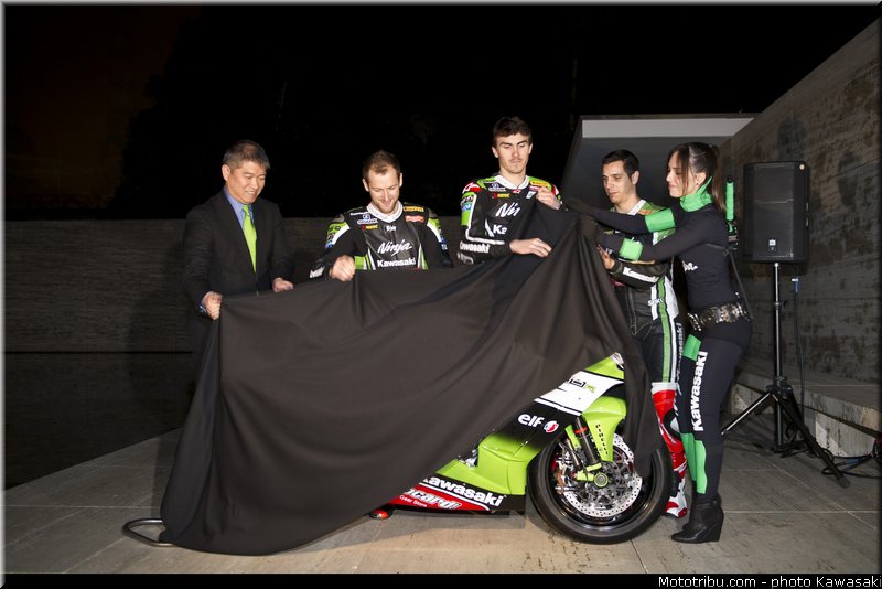 team_launch_11_wsbk_2014_team_kawasaki