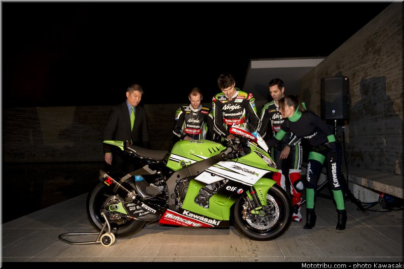 team_launch_13_wsbk_2014_team_kawasaki