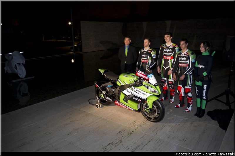team_launch_15_wsbk_2014_team_kawasaki