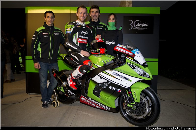 team_launch_18_wsbk_2014_team_kawasaki