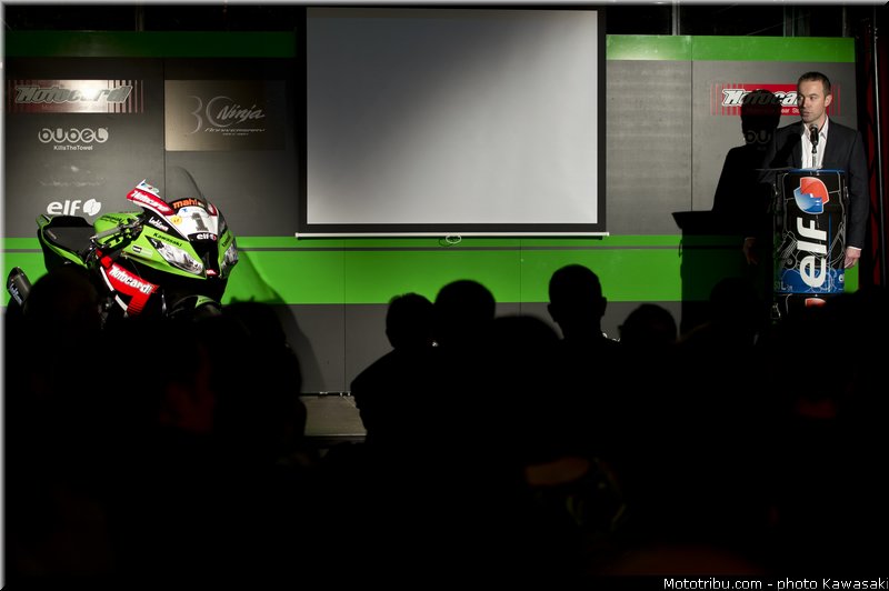 team_launch_24_wsbk_2014_team_kawasaki