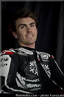 baz_04_wsbk_2014_team_kawasaki.jpg