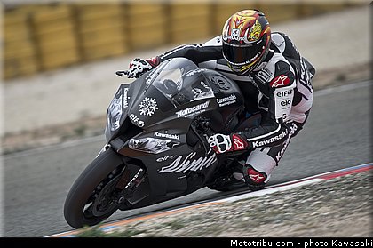 baz_08_wsbk_2014_team_kawasaki.jpg