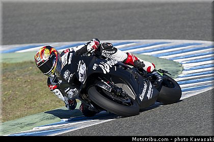baz_14_wsbk_2014_team_kawasaki.jpg