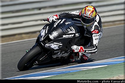 baz_15_wsbk_2014_team_kawasaki.jpg