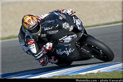 baz_18_wsbk_2014_team_kawasaki.jpg