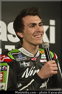 baz_19_wsbk_2014_team_kawasaki.jpg