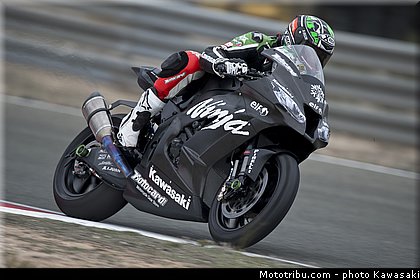 salom_04_wsbk_2014_team_kawasaki.jpg