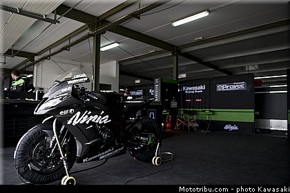 sykes_04_wsbk_2014_team_kawasaki.jpg
