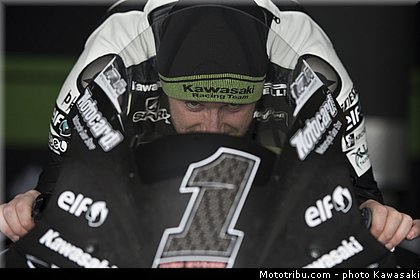 sykes_14_wsbk_2014_team_kawasaki.jpg