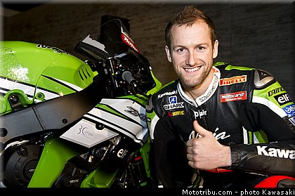 sykes_28_wsbk_2014_team_kawasaki.jpg