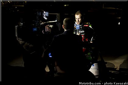 sykes_30_wsbk_2014_team_kawasaki.jpg
