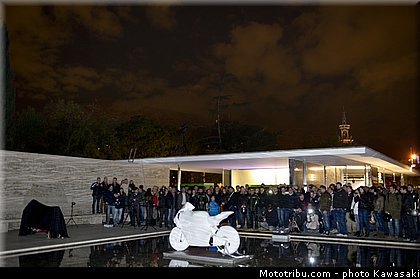 team_launch_08_wsbk_2014_team_kawasaki.jpg