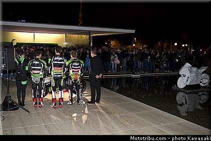 team_launch_16_wsbk_2014_team_kawasaki.jpg