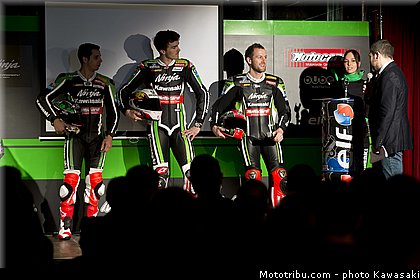 team_launch_23_wsbk_2014_team_kawasaki.jpg