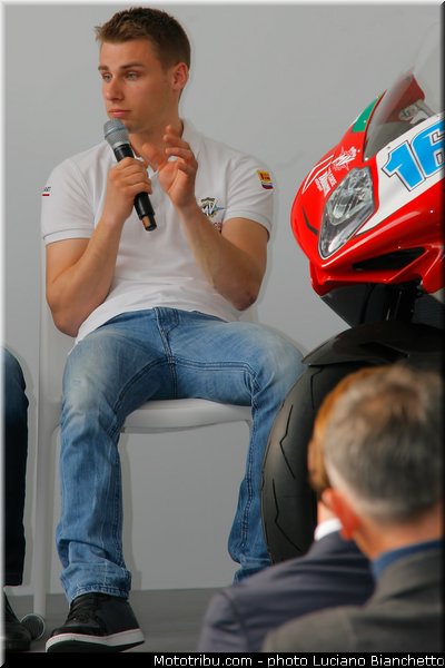 team_mv_agusta_reparto_corse_yakhnich_motorsport_wsbk_supersport_2014_017