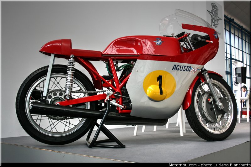 team_mv_agusta_reparto_corse_yakhnich_motorsport_wsbk_supersport_2014_030