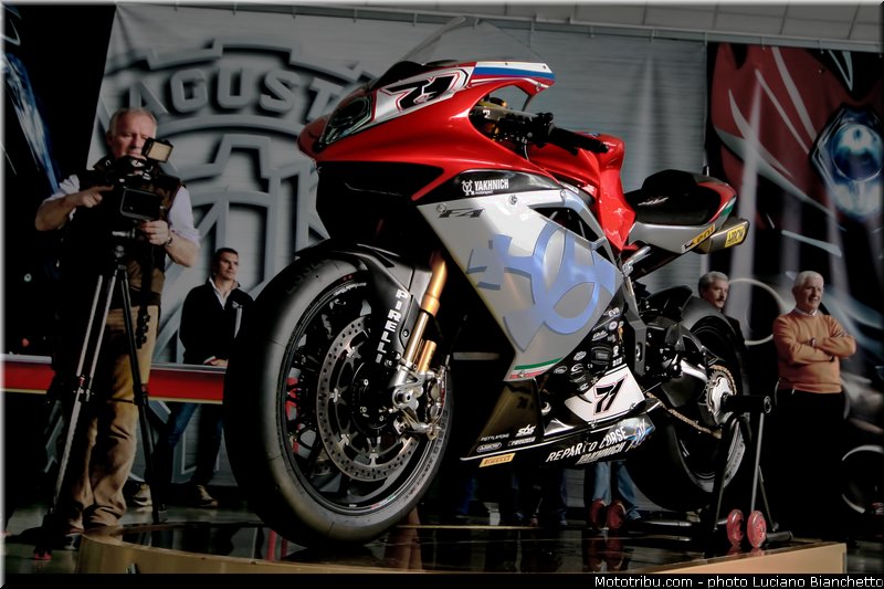 team_mv_agusta_reparto_corse_yakhnich_motorsport_wsbk_supersport_2014_033