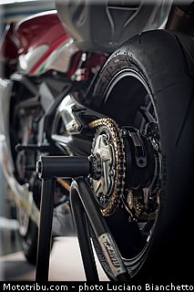 team_mv_agusta_reparto_corse_yakhnich_motorsport_wsbk_supersport_2014_010.jpg
