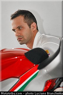 team_mv_agusta_reparto_corse_yakhnich_motorsport_wsbk_supersport_2014_016.jpg