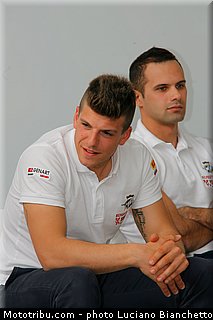 team_mv_agusta_reparto_corse_yakhnich_motorsport_wsbk_supersport_2014_018.jpg