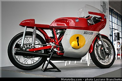 team_mv_agusta_reparto_corse_yakhnich_motorsport_wsbk_supersport_2014_030.jpg