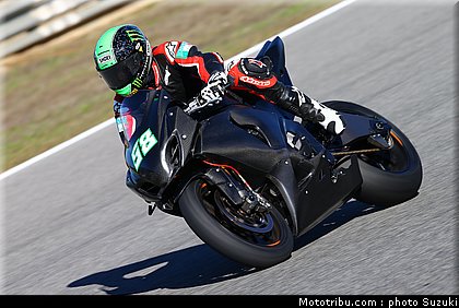 laverty_m_10_wsbk_2014_team_suzuki.jpg