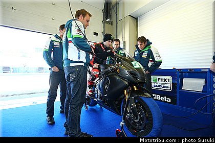 laverty_m_47_wsbk_2014_team_suzuki.jpg