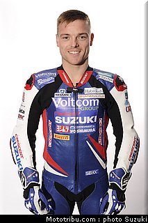 lowes_a_01_wsbk_2014_team_suzuki.jpg