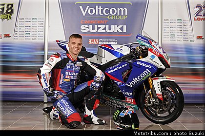 lowes_a_04_wsbk_2014_team_suzuki.jpg