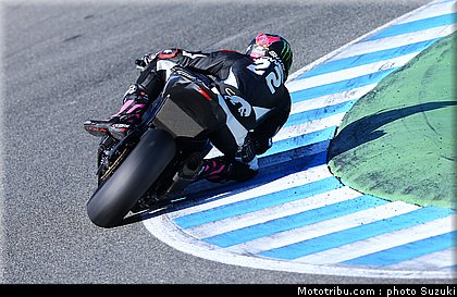 lowes_a_14_wsbk_2014_team_suzuki.jpg