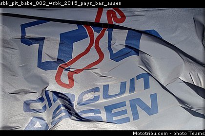 sbk_pit_babe_002_wsbk_2015_pays_bas_assen.jpg