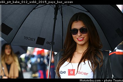 sbk_pit_babe_012_wsbk_2015_pays_bas_assen.jpg