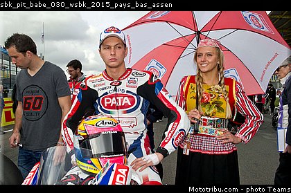 sbk_pit_babe_030_wsbk_2015_pays_bas_assen.jpg