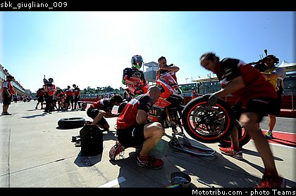 sbk_giugliano_009.jpg