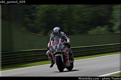 sbk_guintoli_005.jpg